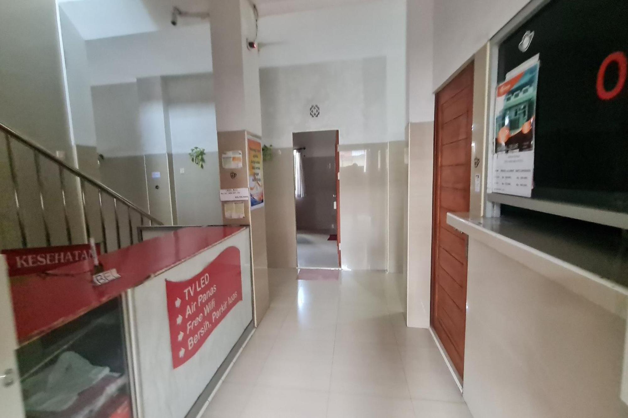 Capital O 93250 Hotel Tirta Kencana 2 Baturaden Banyumas Exterior photo