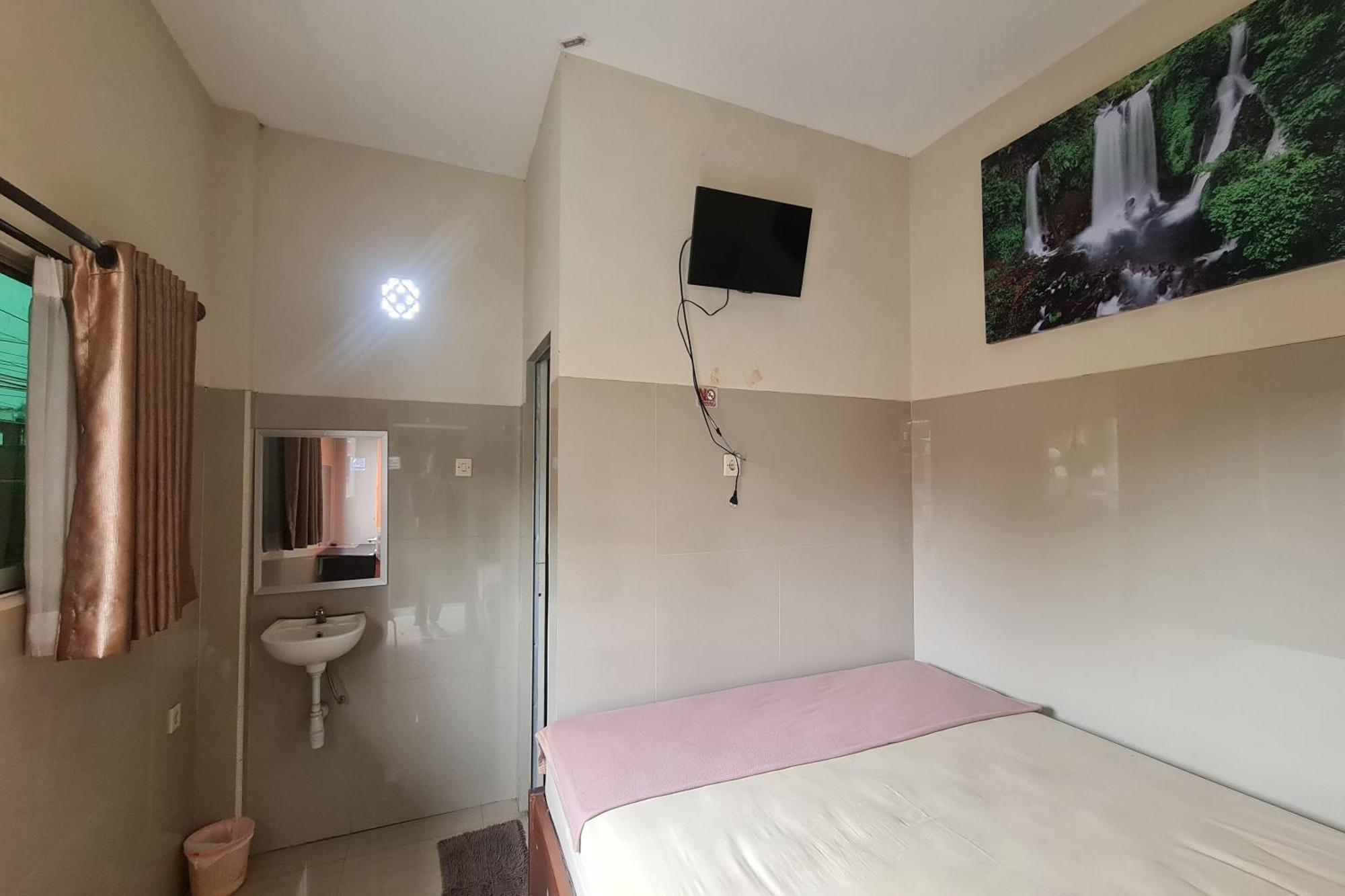 Capital O 93250 Hotel Tirta Kencana 2 Baturaden Banyumas Exterior photo